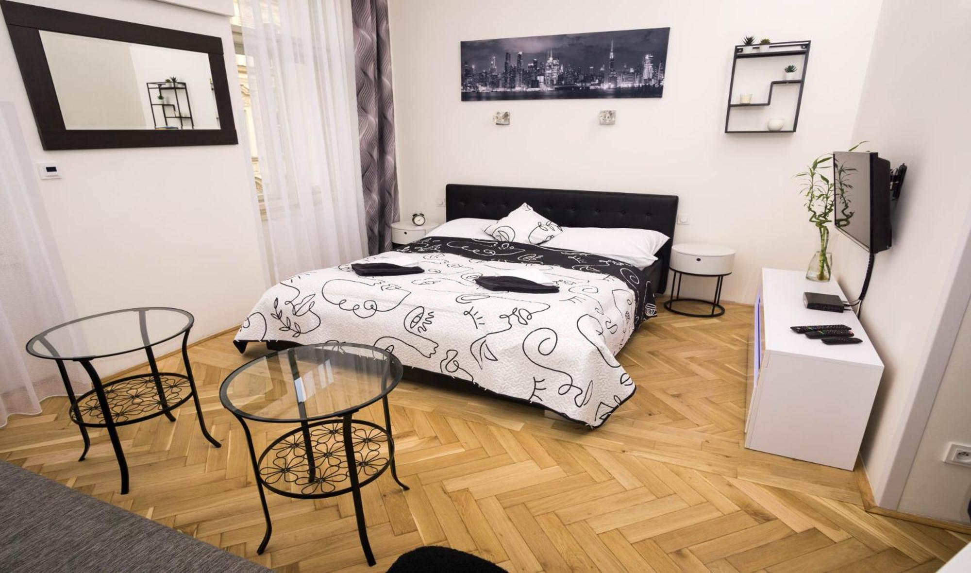 Black & White Apartment Prague By Wenceslas Square And Muzeum Εξωτερικό φωτογραφία