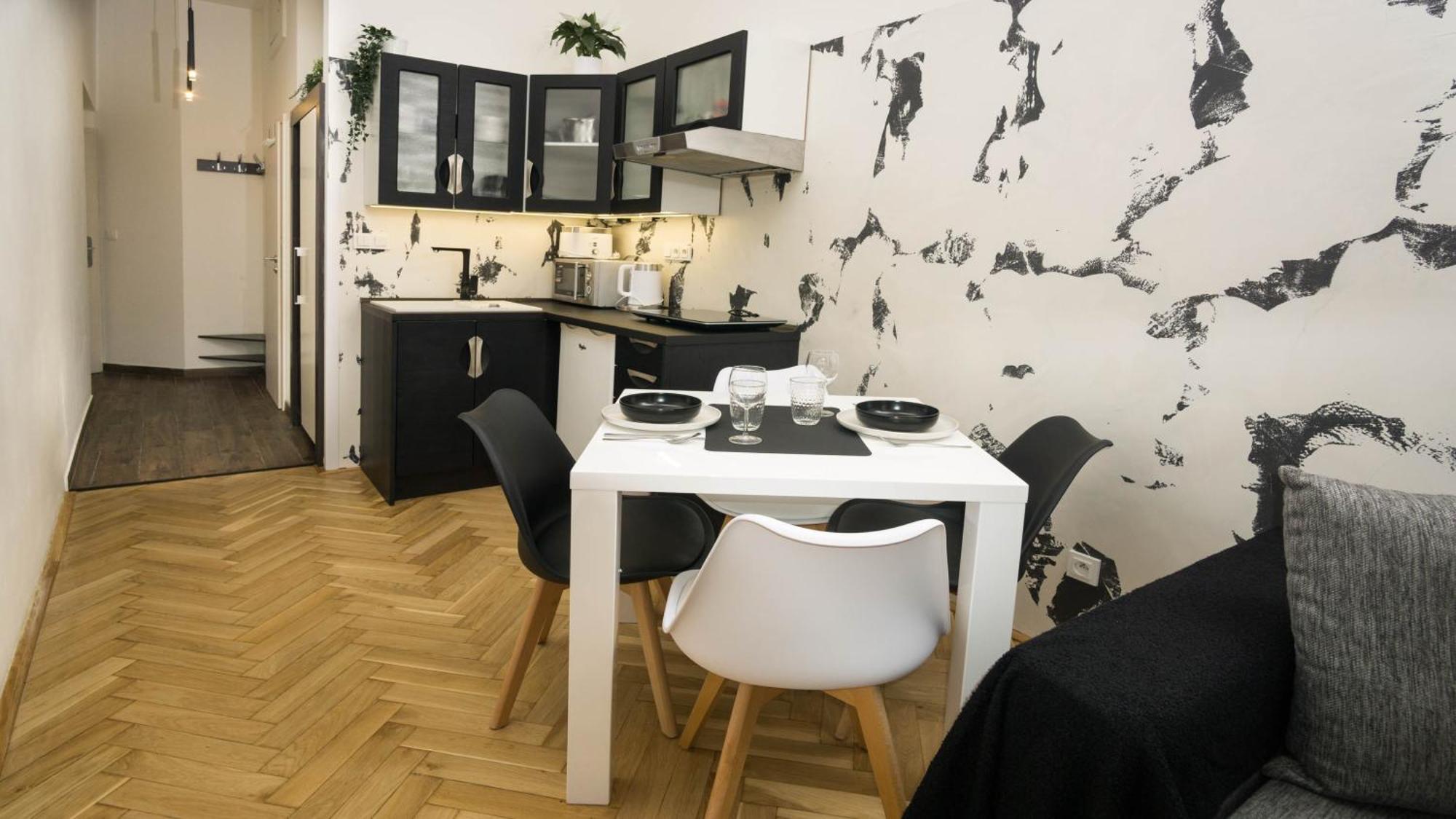 Black & White Apartment Prague By Wenceslas Square And Muzeum Εξωτερικό φωτογραφία
