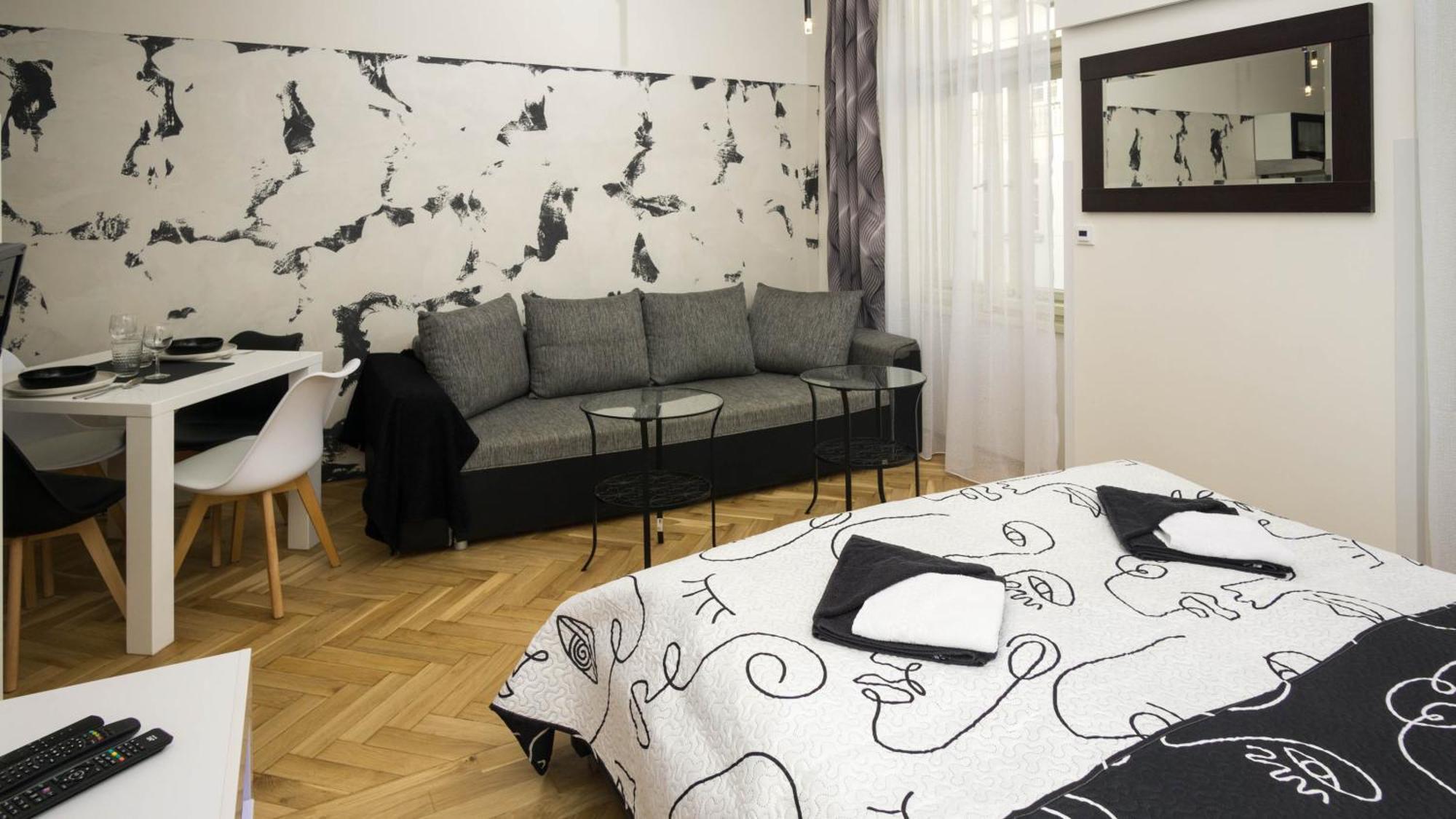 Black & White Apartment Prague By Wenceslas Square And Muzeum Εξωτερικό φωτογραφία