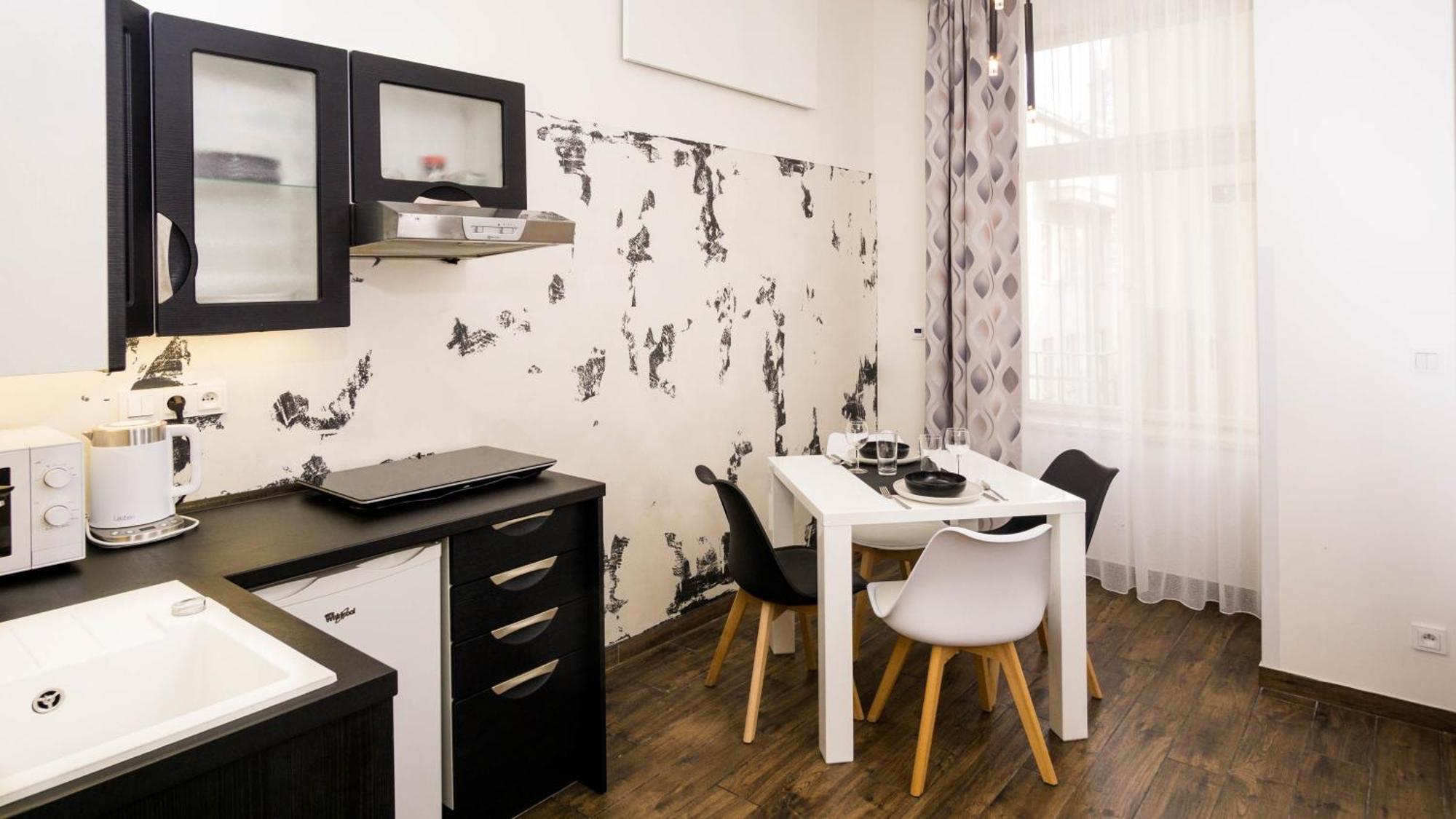 Black & White Apartment Prague By Wenceslas Square And Muzeum Εξωτερικό φωτογραφία